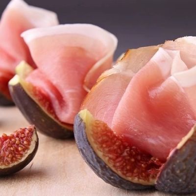 Prosciutto e fichi. Storia ed evoluzioni della ricetta povera simbolo del settembre romano